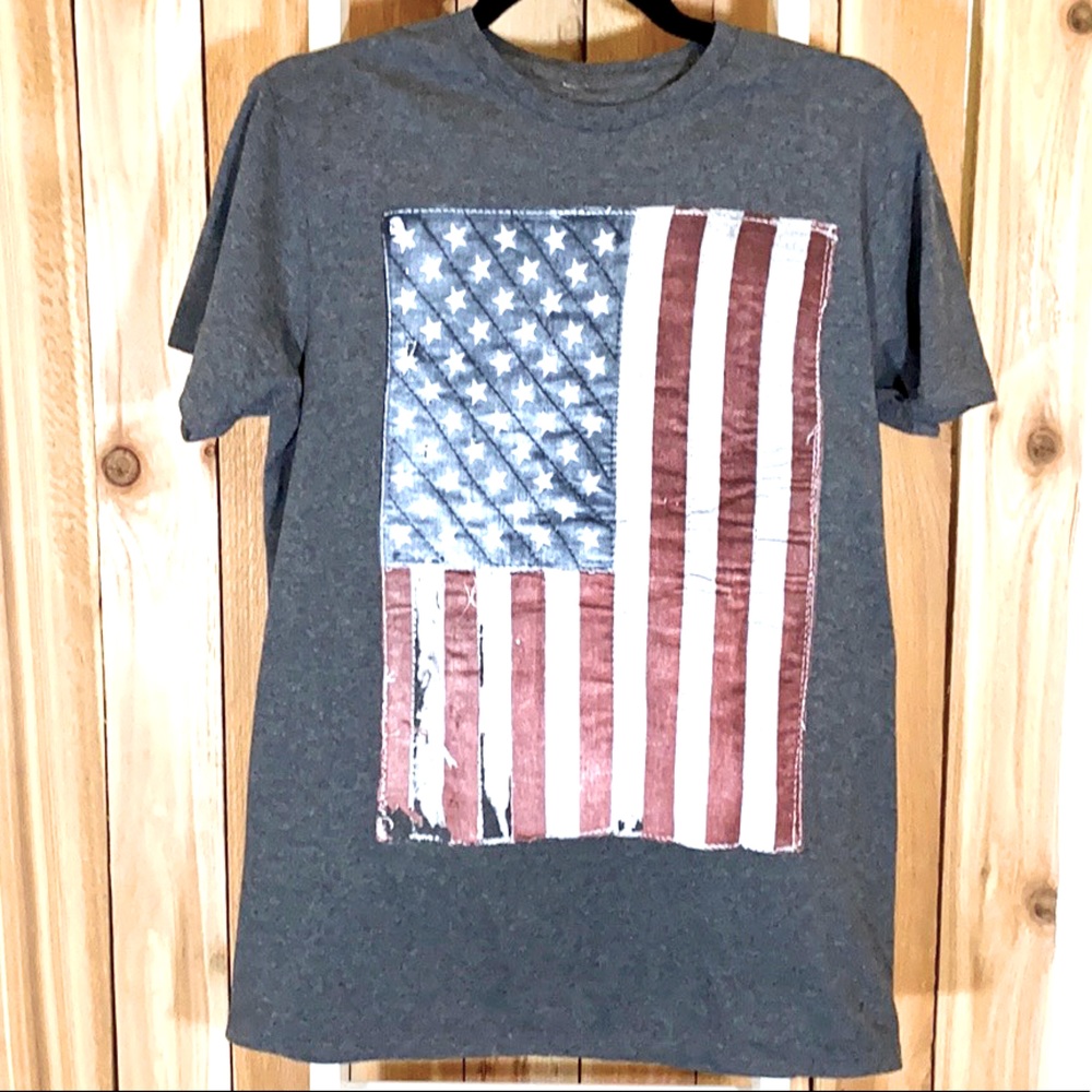 WELL WORN American Flag Graphic Tee